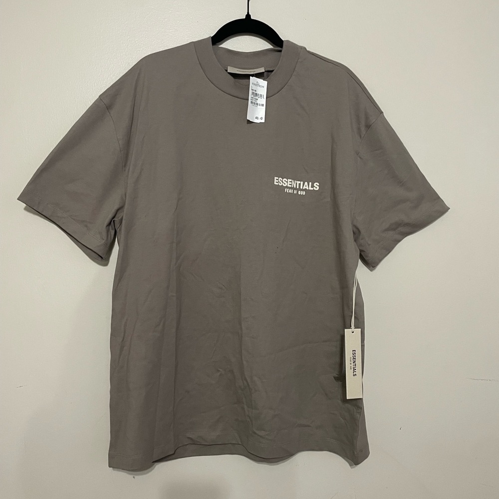 Essentials Fear of God tshirt